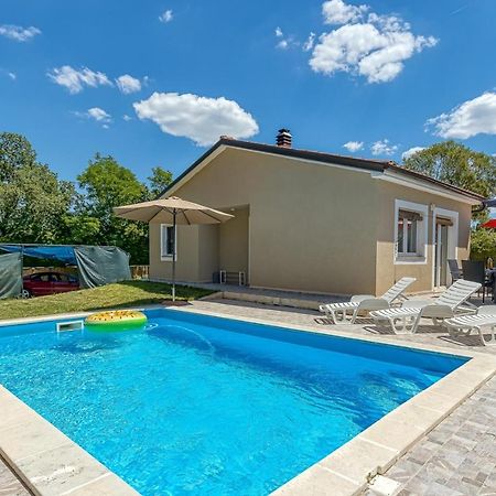 Holiday House Mir Kanfanar Esterno foto